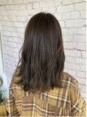 オリーブグレージュ