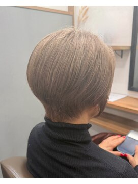 ロッカヘアエジェ(ROCCA hair eje.) クールショート大人女性のボリュームショート