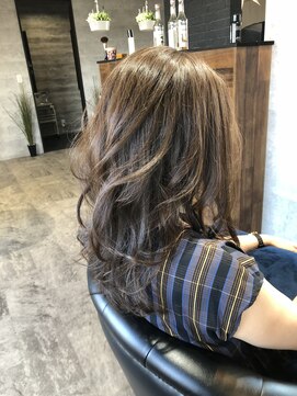 ロウエン 春日(LOWEN) キレイめカールスタイル☆