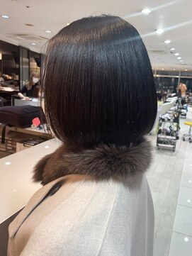 エアー 銀座(air) ★岡田有加★20代30代/冬のスッキリまるみボブ