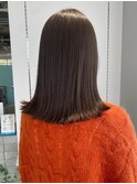 オリーブグレージュ