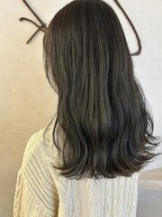 大人女性/ツヤ髪/暗髪/透明感カラー/アッシュ/グレージュ/ロング