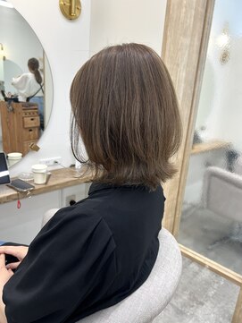 シアエミュー 新越谷店(SHEER emu) 【Ami】白髪ぼかしハイライトレイヤーボブ