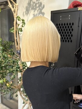 ヲタク(wotaku.) ブロンドカラー抜きっぱなしブロンドハイトーンダブルカラーボブ