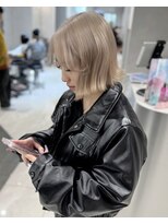 ユーフォリア 池袋東口駅前店(Euphoria)&nbsp;透明感カラーダブルカラーブリーチミルクティーベージュ