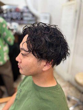 ジェナ(Jena) アップバングセンターパート　メンズパーマ