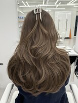 アマトウキョウスマートサロン(AMA TOKYO×Smart Salon)&nbsp;ヘーゼルベージュ　ブリーチなし　レイヤーカット　海外風