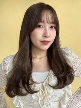 ローネス(LONESS) ワンカールで柔らかく動くレイヤーカットと赤み消しベージュ