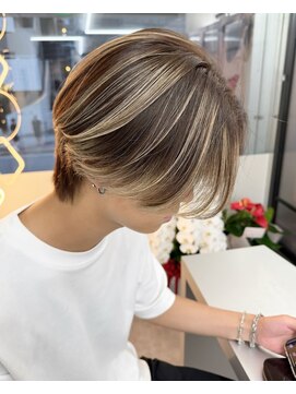 ラ キング(LA KING) MEN’S HAIR/刈り上げセンターパート/メンズバレイヤージュ