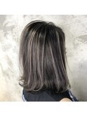 肩ボブ x ハイライト x グレージュ