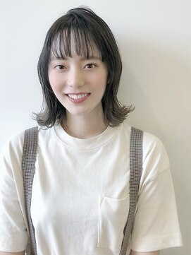 ウシワカマル ミライ(USHIWAKAMARU MIRAI) 外ハネフェザーバングミディ