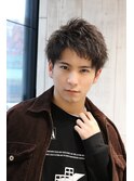 流行りのソフトツイスト質感 爽やかなアップバングショート