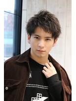 ネイビー(NAVY)&nbsp;流行りのソフトツイスト質感 爽やかなアップバングショート