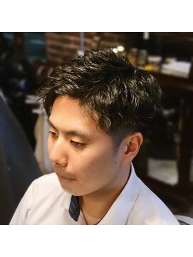 バレス 田町(BALES) [スキンフェード/ツイストスパイラル/田町]