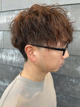 ヒュイル バイ ニアウ(Hwyl by Niau) メンズマッシュツイストスパイラルパーマニュアンスパーマ眉毛