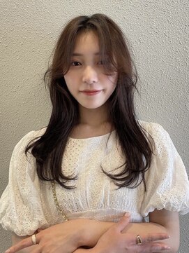 ロンドアンメゾン 原宿(Lond un Maison.) レイヤーカット　韓国レイヤー　顔周りカット　ヘーゼルベージュ