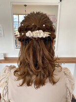 ヘアーアンドメイクアップモパ&nbsp;ハーフアップ