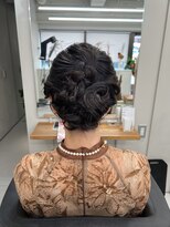 ボブヘアのゆるふわアップ