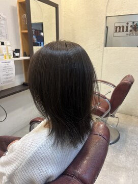 ミーテ(mi:te) オリーブグレージュレイヤーボブ