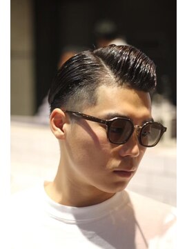 キングスマントーキョー 三鷹店(KINGSMAN TOKYO) アップバング / ツーブロック / スキンフェード[三鷹/バーバー]