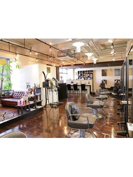 初めての方も緊張せずに過ごせるアットホームな空間が魅力のサロン♪メンズのお客様も大歓迎です◎