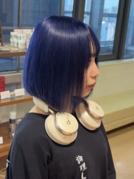 切りっぱなしボブ/おしゃれ女子ブリーチカラー/寒色カラー