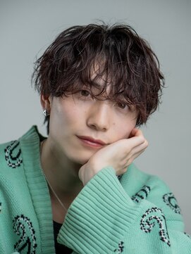 オーシャントーキョーオーバー 渋谷(OCEAN TOKYO OVER) 韓国ヘアニュアンスコンマバングセンターパートフェザーパーマ