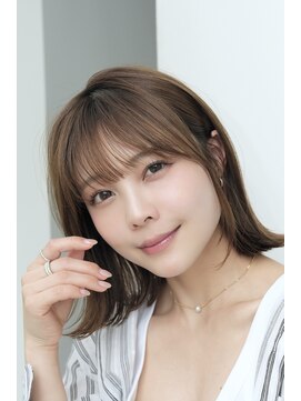 ソワネ 表参道(soigne) 表参道ミディアムストレートニュアンスカラーアッシュグレー30代