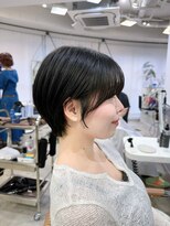 メモリーズ 表参道(Memories)&nbsp;サイドバングと丸みのあるショートボブで女性らしく◎