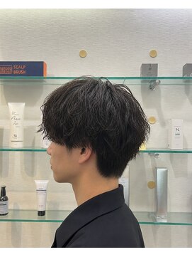 ビーシャイン(B-SHINE) メンズパーマ/メンズカット/シェービング/眉毛/メンズサロン