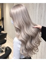 エル オオサカ 心斎橋店(L. OSAKA)&nbsp;羽エクステ/ダブルカラー/リタッチ/ホワイト/ハイトーン