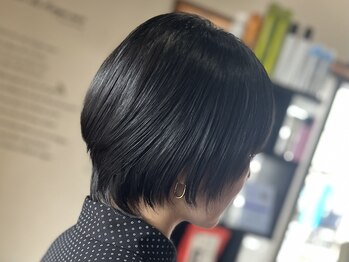 クローバー(CLOVER.)の写真/ボリュームの悩みもケア◎大人女子の似合わせショートヘア、横顔まで美しく魅せる★