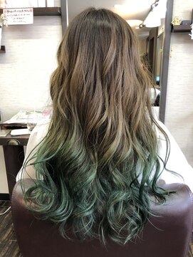 ブリンク BLINK グリーンが際立つグラデーションカラー