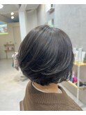 ダークトーン　グラデーションボブ