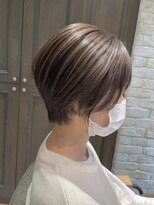 ティエル(TieLu)&nbsp;都内大人気スタイル×くびれショート×グレージュ