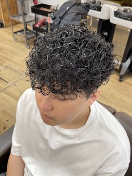 クオンヒール 淀屋橋店(QUON HEAL) スペインカール/スパイキーショート/フェザーパーマ/フェード×