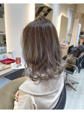 ミチオノザワヘアサロンギンザ 静岡店(Michio Nozawa HAIR SALON Ginza) グラデーションカラー/グレーブラウン/グラデーション/30代/40代