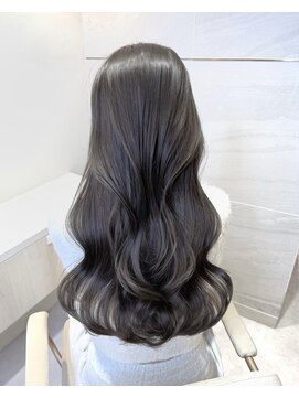 ミズチャーム(Ms.CHARM) 【高瀬陽介】グレージュ×韓国巻き