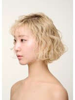 ヴィサージュプラス(VISAGE plus)&nbsp;透明感×抜け感の「ウェービーボブ」スタイル