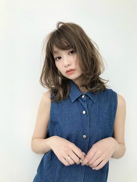 ジーナ 銀座中央通り(Zina) エアリーミディ×レイヤーの透け感ホワイトアッシュ