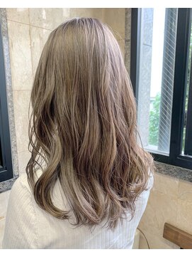 ラべリー 池袋(LOVELEY) 【 LOVELEY 】ナチュラルロング×ミルクティーベージュ