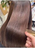 【美髪ストレート】いつでもおろしていたいくらいのサラツヤ髪に
