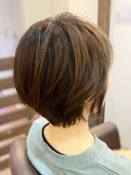 フリージア(freesia) 30代40代50代/簡単スタイリングヘア/ショートボブ