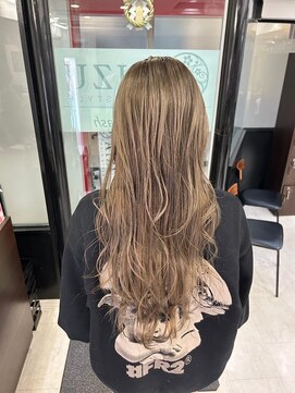 アイズ 本厚木(AIZU) シャドウルーツ ミルクティーベージュ