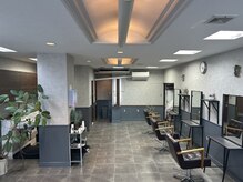 リム(LIM)の雰囲気（広々とした店内で，リラックスして頂ける空間作りを心掛けます。）