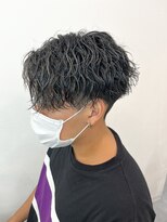 センターパート波巻きパーマスパイラルパーマツイストスパイラル