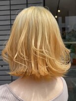 レンネ(Renee) 切りっぱなしボブ外はねボブ×抜きっぱなしブロンド