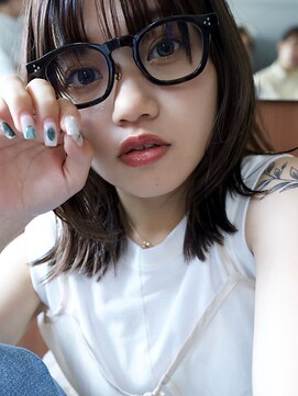 レイヤーカット/ミディアム/しっとり透明感