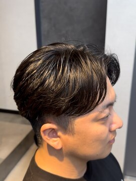 リード(REEED) メンズ黒髪毛流れセンターパート