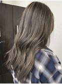 ロングレイヤーベージュハイライトウェーブヘアグレージュ湘南